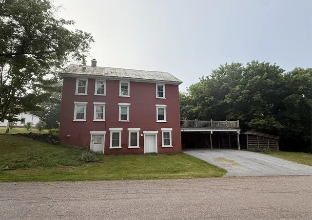 Photo 1 of Single family home for sale at 1116 Main St, Fairfax, VT 05454 | MLS# 5099718 | Listing updated on 2026-09-15