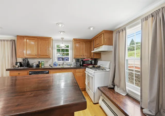 5th image of 194 Malletts Bay Ave, Winooski, VT 05404 | MLS# 5099728