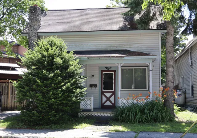 1st image of 11 First St, Barre, VT 05641 | MLS# 5099751
