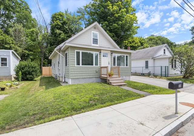 Photo 3 of Single family home for sale at 30 Whittier St, Dover, NH 03820 | MLS# 5099767 | Listing updated on 2026-09-17