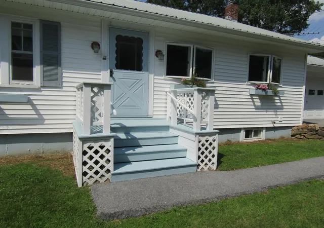 5th image of 25 Stanley Ct, St. Albans City, VT 05478 | MLS# 5099773