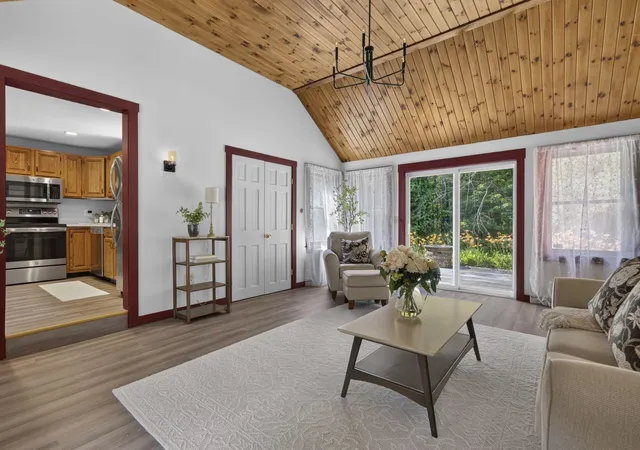 3rd image of 211 Mount Delight Rd, Deerfield, NH 03037 | MLS# 5099789