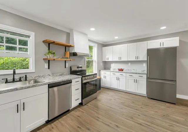2nd image of 17 Charles St, Franklin, NH 03235 | MLS# 5099828