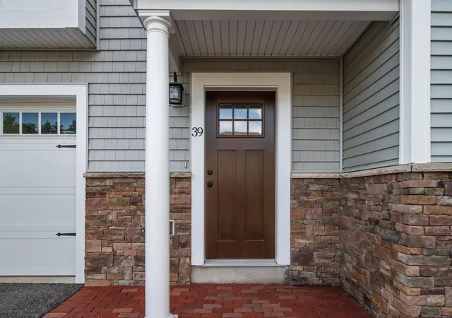 3rd image of 39 Acadia Ln, Exeter, NH 03833 | MLS# 5099840