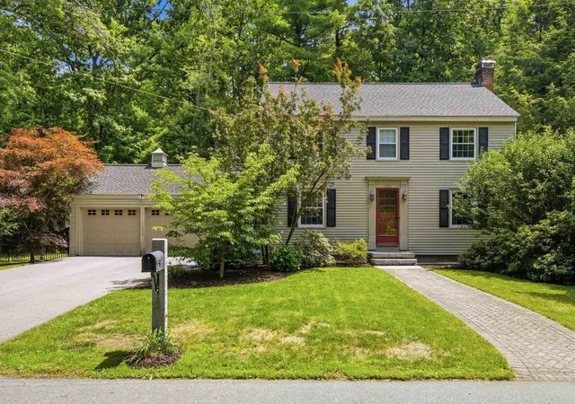 1st image of 1333 Beech St, Manchester, NH 03104 | MLS# 5099847