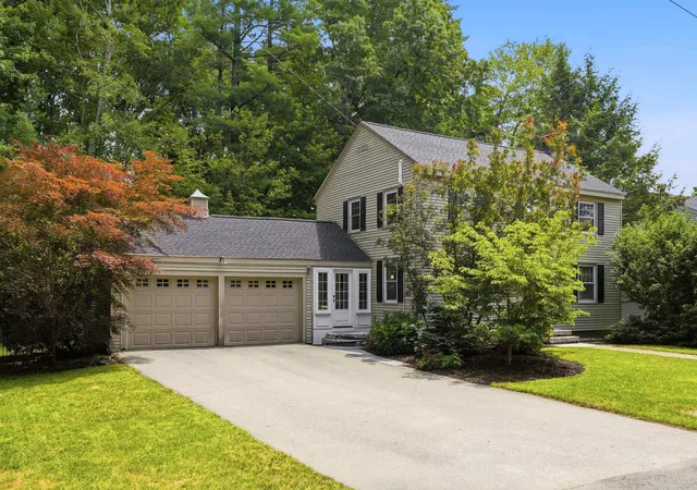 2nd image of 1333 Beech St, Manchester, NH 03104 | MLS# 5099847