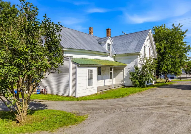 Photo 3 of Single family home for sale at 731 Hill St, Lyndonville, VT 05851 | MLS# 5099856 | Listing updated on 2026-09-03