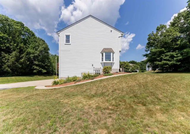 Photo 3 of Sale Pending at 62 Lochmere Ln, Nashua, NH 03063 | MLS# 5099864 | Listing updated on 2026-09-17