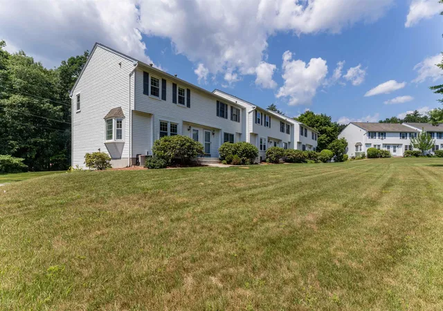 Photo 4 of Sale Pending at 62 Lochmere Ln, Nashua, NH 03063 | MLS# 5099864 | Listing updated on 2026-09-17