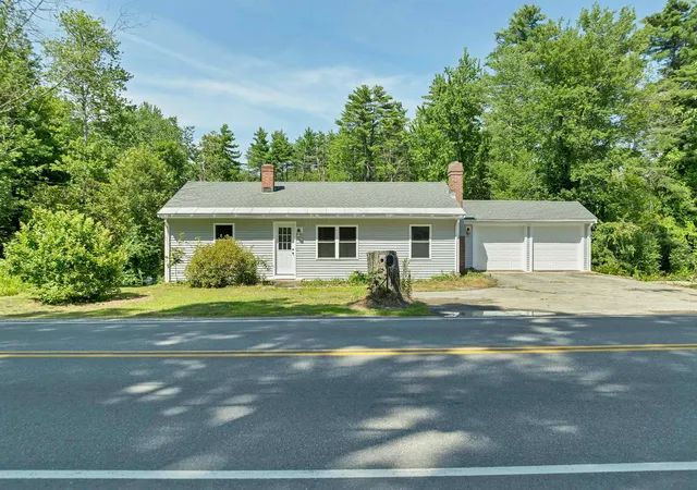 Photo 1 of Single family home for sale at 519 North Main St, Wolfeboro, NH 03894 | MLS# 5099872 | Listing updated on 2026-09-11