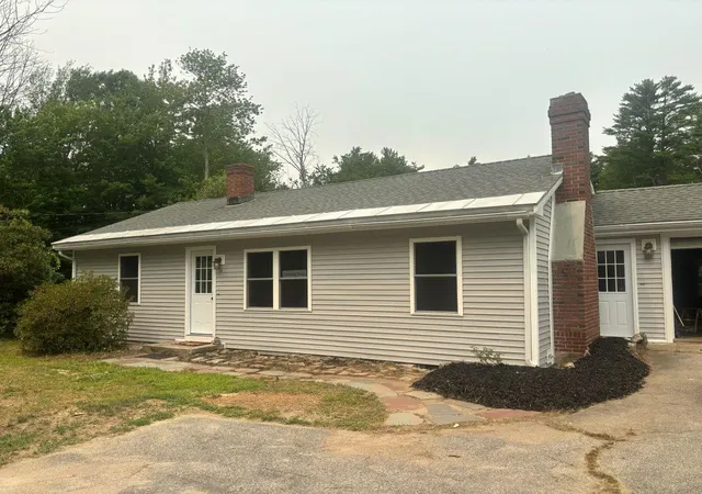 Photo 2 of Single family home for sale at 519 North Main St, Wolfeboro, NH 03894 | MLS# 5099872 | Listing updated on 2026-09-11