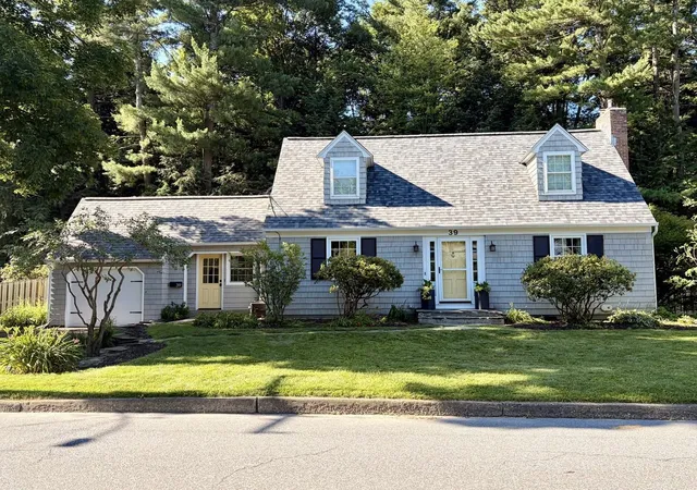 1st image of 39 Laurel Hill Dr, South Burlington, VT 05403 | MLS# 5099877