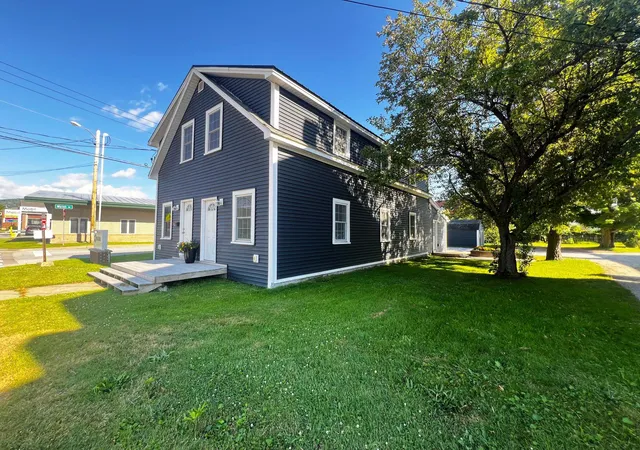 Photo 3 of Townhouse for sale at 170 Lake St, Saint Albans, VT 05478 | MLS# 5099879 | Listing updated on 2026-09-08