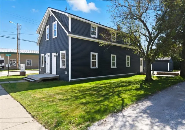Photo 3 of Townhouse for sale at 170 Lake St, Saint Albans, VT 05478 | MLS# 5099879 | Listing updated on 2026-09-08