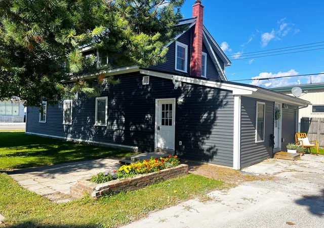 Photo 4 of Townhouse for sale at 170 Lake St, Saint Albans, VT 05478 | MLS# 5099879 | Listing updated on 2026-09-08