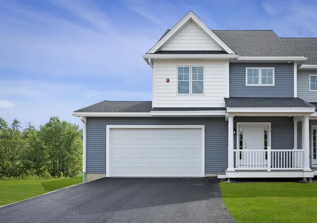 Photo 2 of Townhouse for sale at 66 Crestview Wy, Raymond, NH 03077 | MLS# 5099891 | Listing updated on 2026-09-16