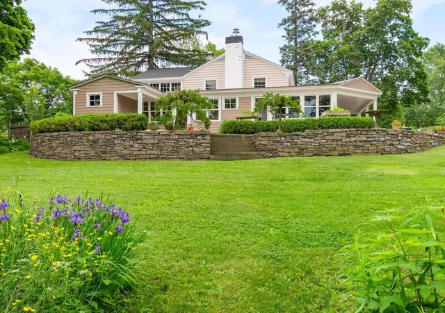 1st image of 125 Cliff St, Burlington, VT 05401 | MLS# 5099892