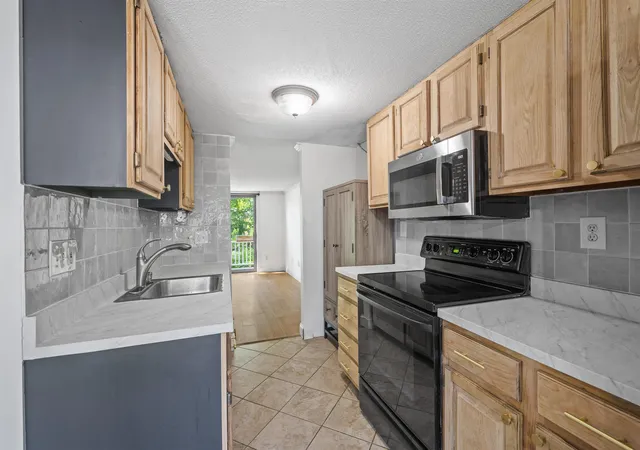 Photo 3 of Sale Pending at 802 Piscassic St, Newmarket, NH 03857 | MLS# 5099901 | Listing updated on 2026-08-01