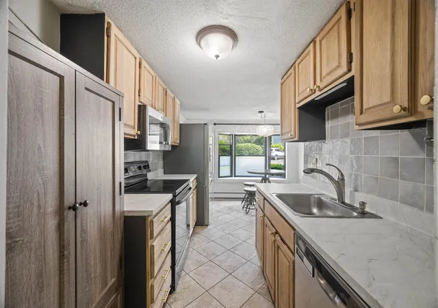 Photo 4 of Sale Pending at 802 Piscassic St, Newmarket, NH 03857 | MLS# 5099901 | Listing updated on 2026-08-01