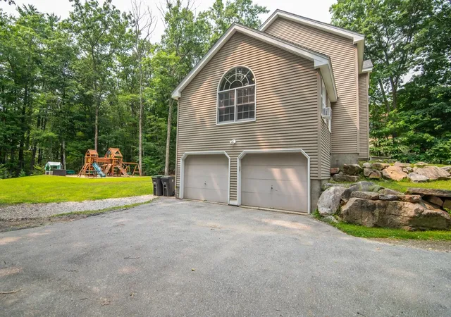 2nd image of 7 Dove Rd, Hooksett, NH 03106 | MLS# 5099915