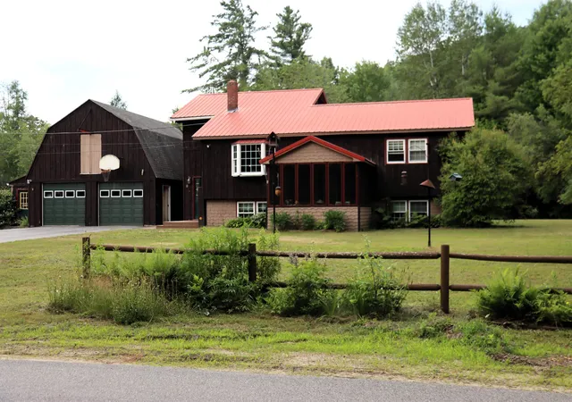 Photo 1 of Single family home for sale at 9 Glover Rd, Rumford, ME 04276 | MLS# 5099941 | Listing updated on 2026-09-11