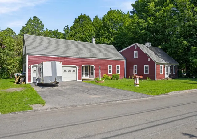 Photo 2 of Single family home for sale at 151 South Main St, Colebrook, NH 03576 | MLS# 5099949 | Listing updated on 2026-09-12