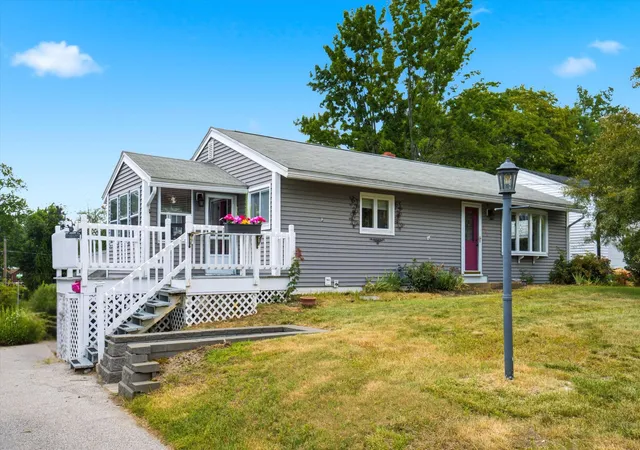 Photo 1 of Sale Pending at 176 Portsmouth Ave, Manchester, NH 03109 | MLS# 5099950 | Listing updated on 2026-07-31
