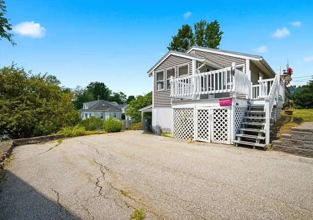 Photo 2 of Sale Pending at 176 Portsmouth Ave, Manchester, NH 03109 | MLS# 5099950 | Listing updated on 2026-07-31