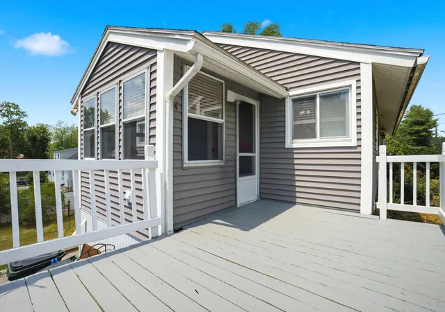 Photo 3 of Sale Pending at 176 Portsmouth Ave, Manchester, NH 03109 | MLS# 5099950 | Listing updated on 2026-07-31