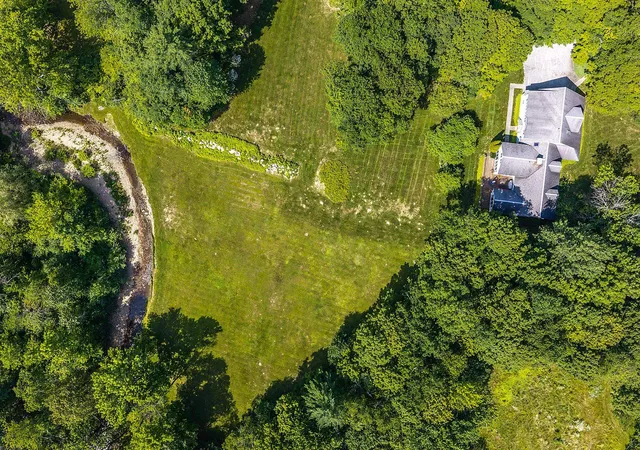 Photo 3 of Single family home for sale at 866 East Manchester Rd, Manchester Center, VT 05255 | MLS# 5099980 | Listing updated on 2026-09-18