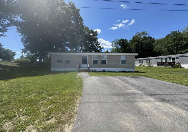 Photo 3 of Manufactured home for sale at 301 Sherwood Gln, Somersworth, NH 03878 | MLS# 5099993 | Listing updated on 2026-09-14