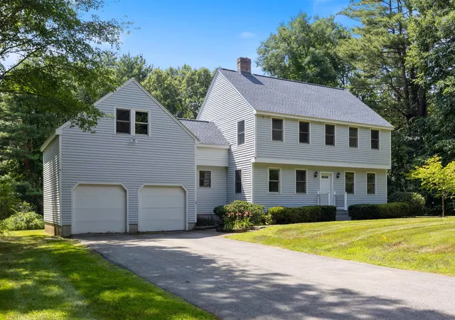 1st image of 5 Huntington Pl, Hampton, NH 03842 | MLS# 5100021