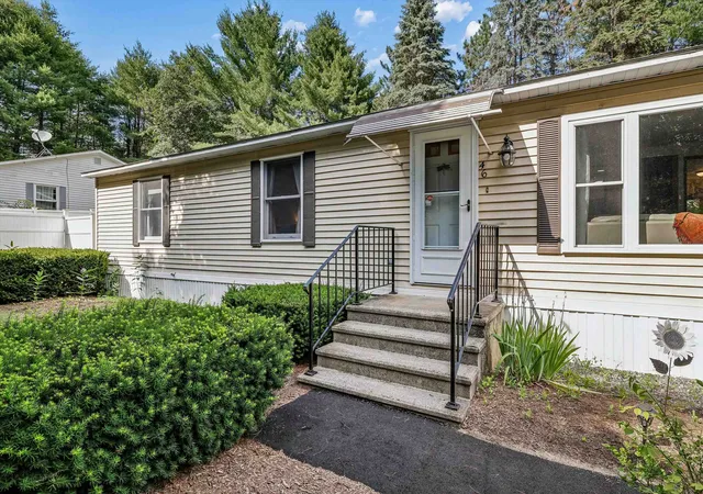 Photo 2 of Manufactured home for sale at 46 Edgewood Dr, Contoocook, NH 03229 | MLS# 5100027 | Listing updated on 2026-07-29
