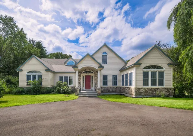Photo 1 of Sale Pending at 3 Cider Hill Creek Ln, York, ME 03909 | MLS# 5100030 | Listing updated on 2026-08-26
