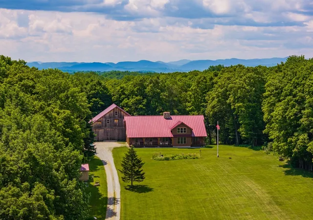 Single family home for sale at 817 Topsham Rd, Newbury, VT 05051 | MLS# 5100037