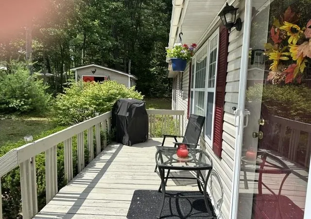 Photo 2 of Manufactured home for sale at 44 Castle Dr, North Conway, NH 03860 | MLS# 5100050 | Listing updated on 2026-09-11