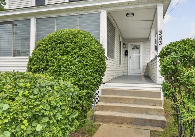 Photo 3 of Single family home for sale at 383 Wilson St, Manchester, NH 03103 | MLS# 5100058 | Listing updated on 2026-09-11