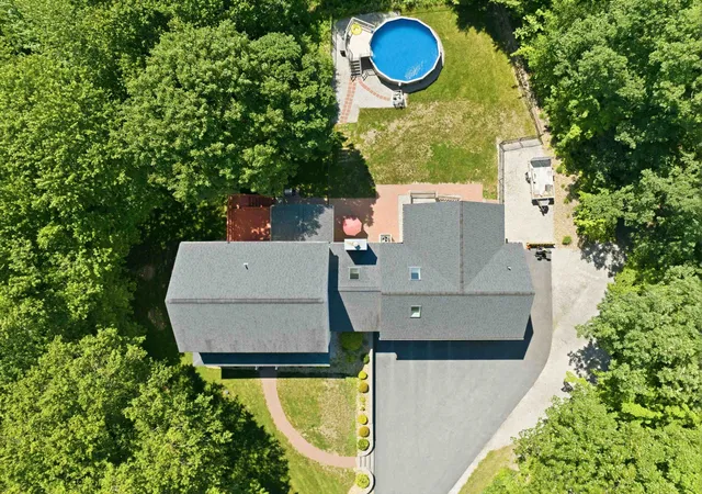 Photo 3 of Sale Pending at 125 Walnut Hill Rd, Derry, NH 03038 | MLS# 5100069 | Listing updated on 2026-08-03
