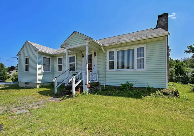 Photo 1 of Sale Pending at 115 Crosbie St, Manchester, NH 03104 | MLS# 5100080 | Listing updated on 2026-07-20