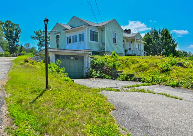Photo 3 of Sale Pending at 115 Crosbie St, Manchester, NH 03104 | MLS# 5100080 | Listing updated on 2026-07-20