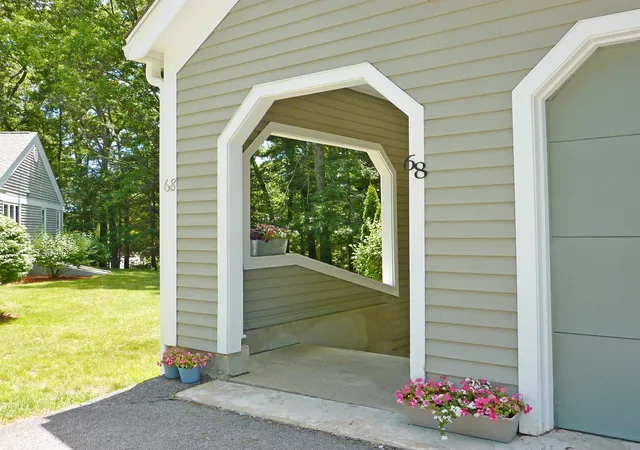 Photo 2 of Sale Pending at 68 Heather Ct, Nashua, NH 03062 | MLS# 5100081 | Listing updated on 2026-09-16