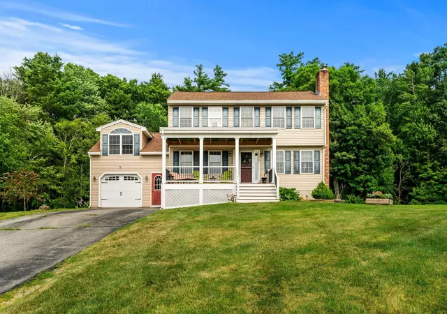 1st image of 4 Squamscott Ave, Derry, NH 03038 | MLS# 5100091