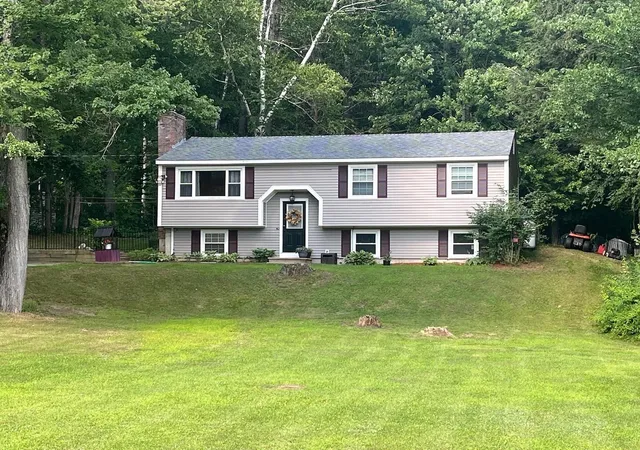 3rd image of 196 Tanglewood Dr, Henniker, NH 03242 | MLS# 5100094