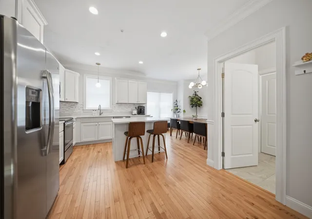Photo 3 of Townhouse for sale at 10 Milano Wy, Salem, NH 03079 | MLS# 5100096 | Listing updated on 2026-09-09