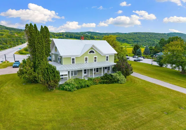 Photo 3 of Single family home for sale at 6 Fairfield Hill Rd, Saint Albans, VT 05478 | MLS# 5100103 | Listing updated on 2026-08-03