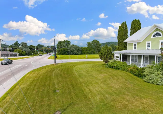 Photo 4 of Single family home for sale at 6 Fairfield Hill Rd, Saint Albans, VT 05478 | MLS# 5100103 | Listing updated on 2026-08-03