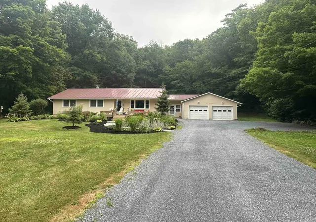 Photo 3 of Single family home for sale at 1537 Lake Dunmore Rd, Leicester, VT 05733 | MLS# 5100106 | Listing updated on 2026-09-10