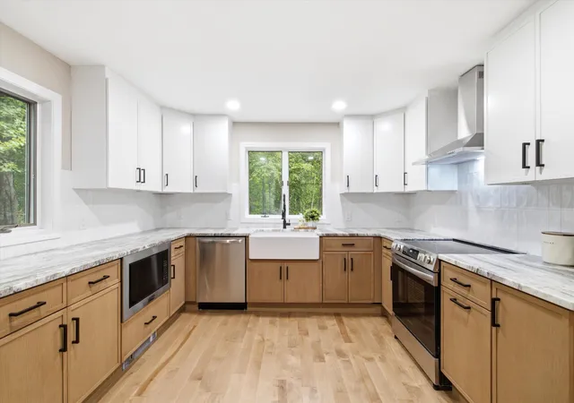 2nd image of 4 Olsen Ln, Wolfeboro, NH 03894 | MLS# 5100140