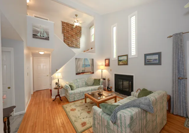 Photo 3 of Sale Pending at 82 Winterwood Dr, Londonderry, NH 03053 | MLS# 5100143 | Listing updated on 2026-07-19