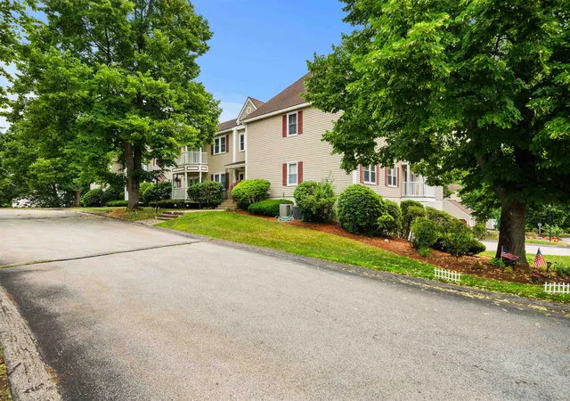 Photo 3 of Condo for sale at 690 South Porter St #26, Manchester, NH 03103 | MLS# 5100150 | Listing updated on 2026-07-31